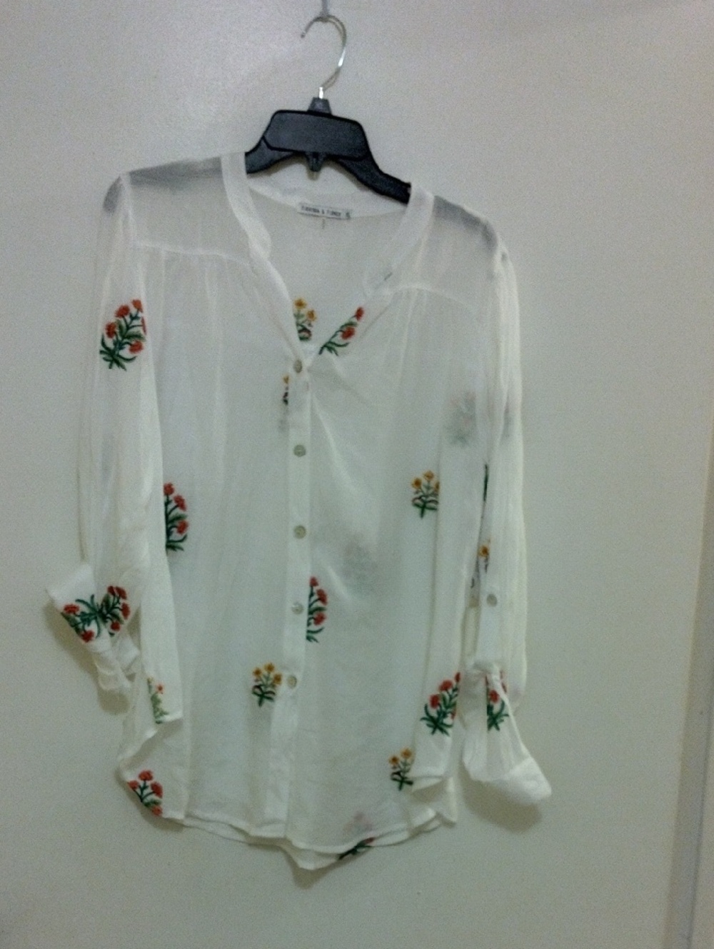 Fig & Flower White Floral Embroidered Button-Front Women's Blouse XL
